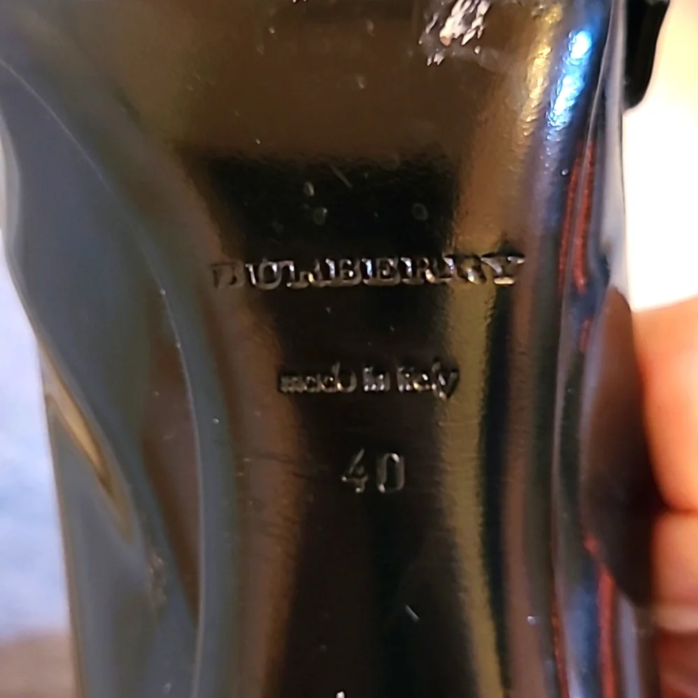 BURBERRY black patent leather heels